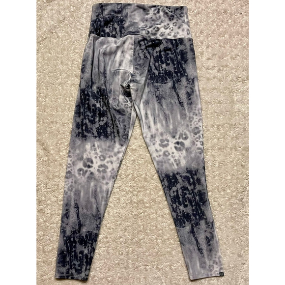 Onzie Women's Leggings, Size Medium, 26” Inseam, EUC - Picture 4 of 4